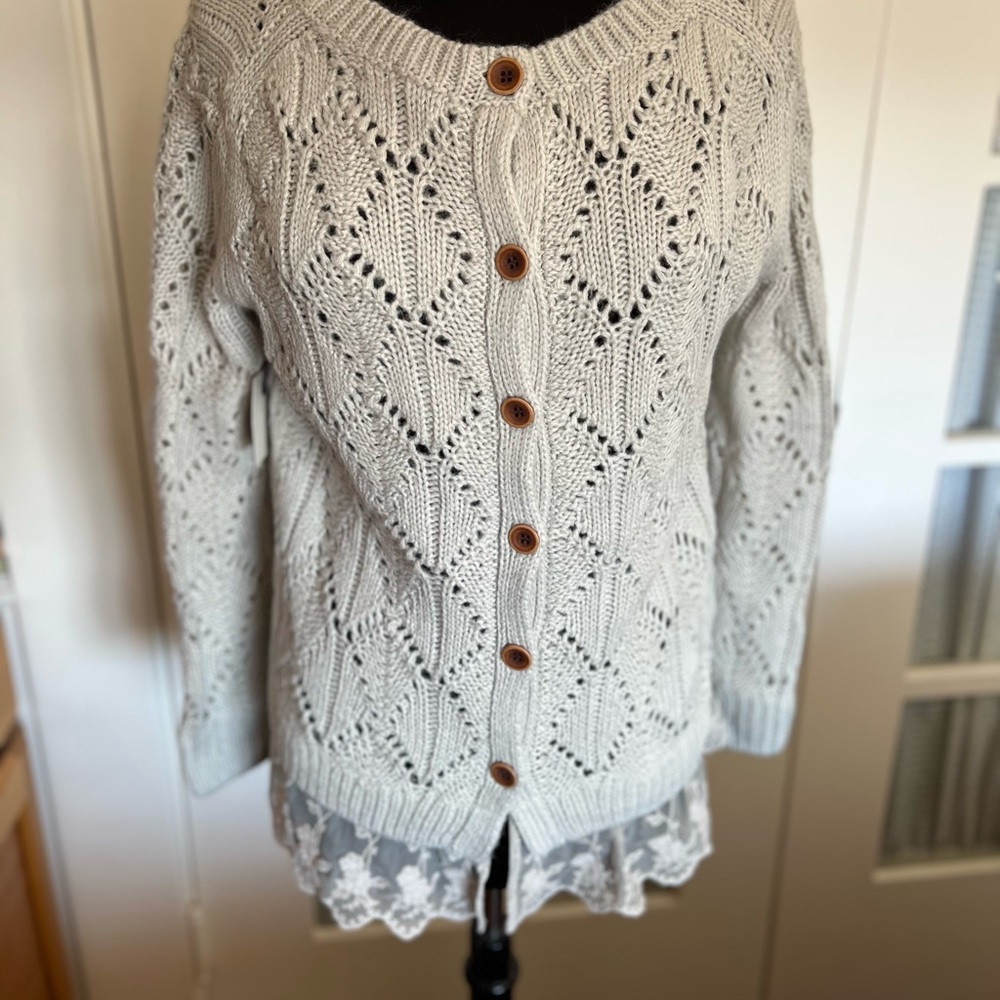 Hinge Sweater - Picture 4 of 8